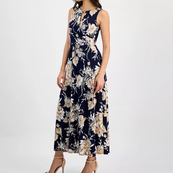 Sandra Darren Women's Floral-Print Keyhole Maxi Dress - Picture 2 of 7